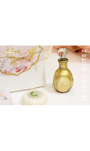 Trusou botez brodat pentru fetite personalizat cu licurici si clopotei, Gradina secreta 17